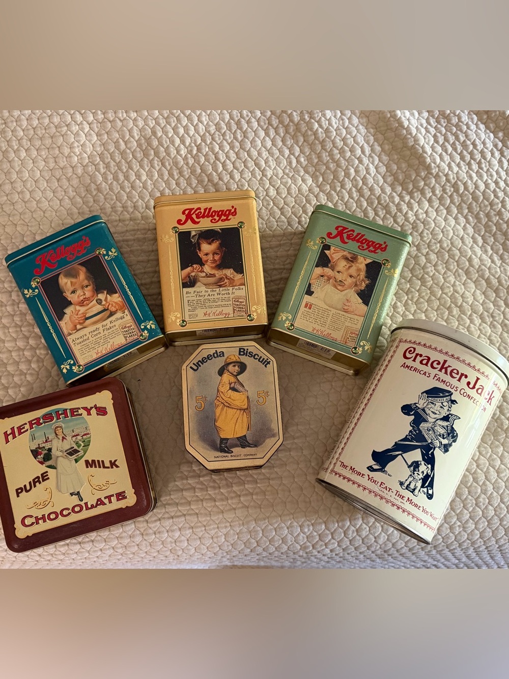 Vintage Collectible Tin Set - Assorted Pastel Colors